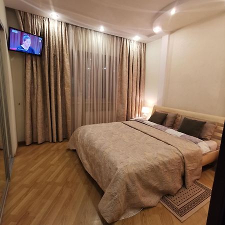 Big Apartment In Rivne Center Exterior foto