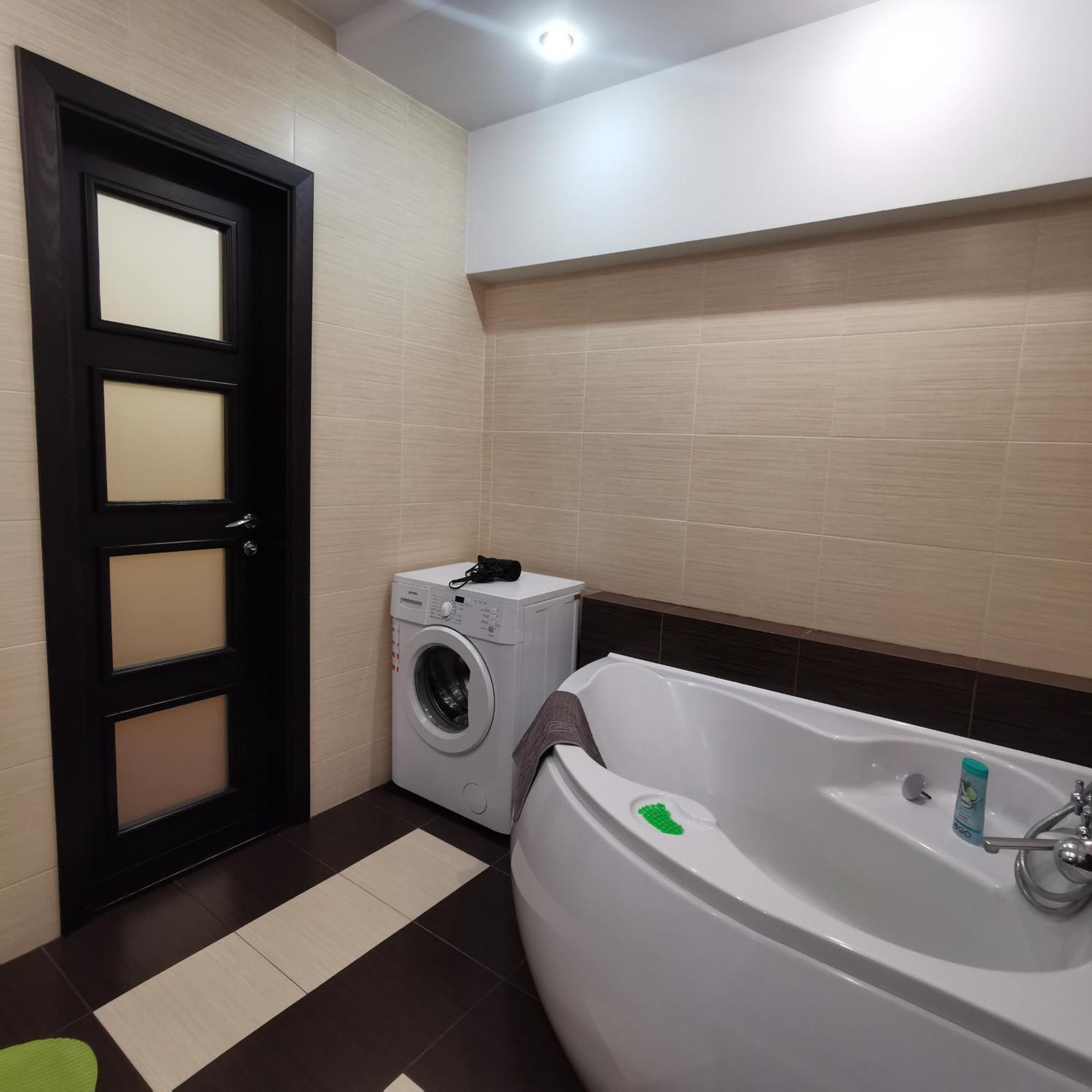 Big Apartment In Rivne Center Exterior foto